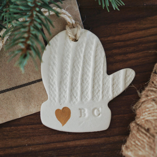 Mitten Ornament With a Heart Print - bonosensu